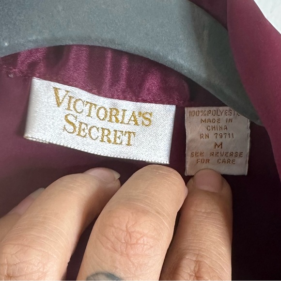 Vintage Victoria’s Secret Sleep Shirt - Picture 3 of 4